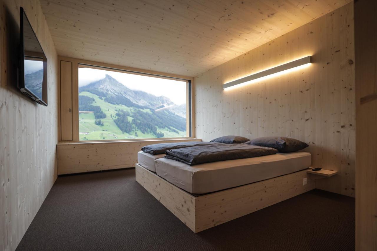 Großes Doppelzimmer mit Bergblick