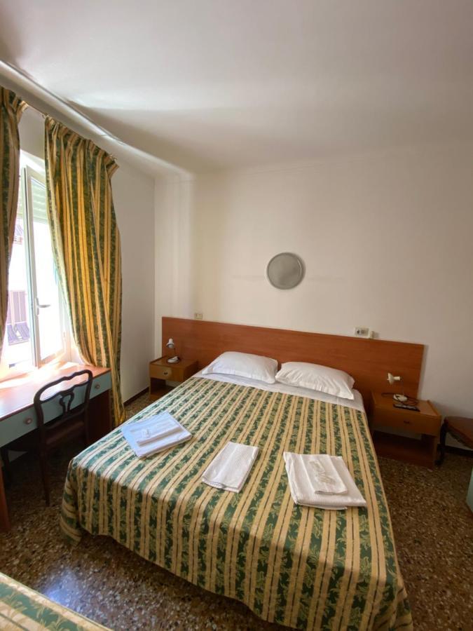 Chambre Triple avec Salle de Bains Commune