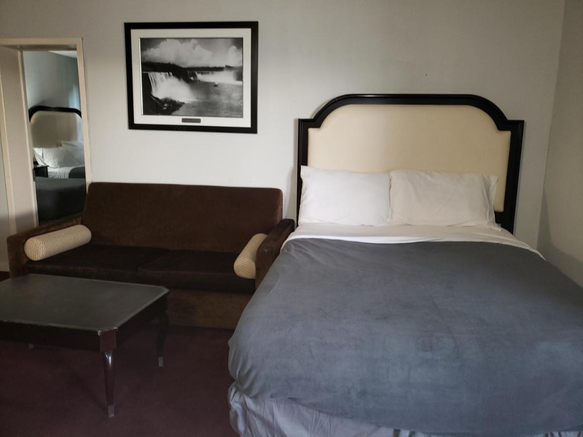 Deluxe Family Suite