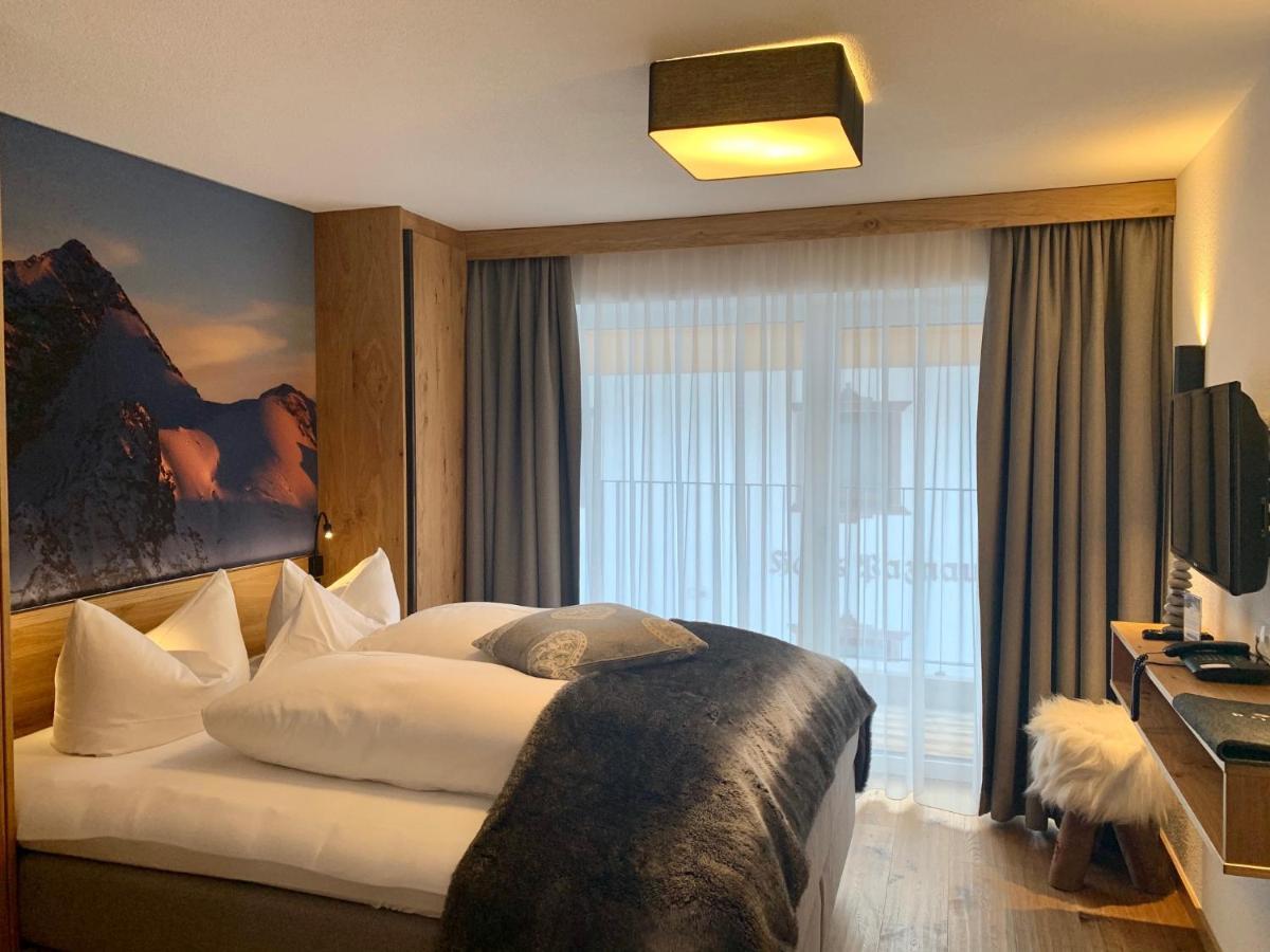 Doppelzimmer mit Balkon