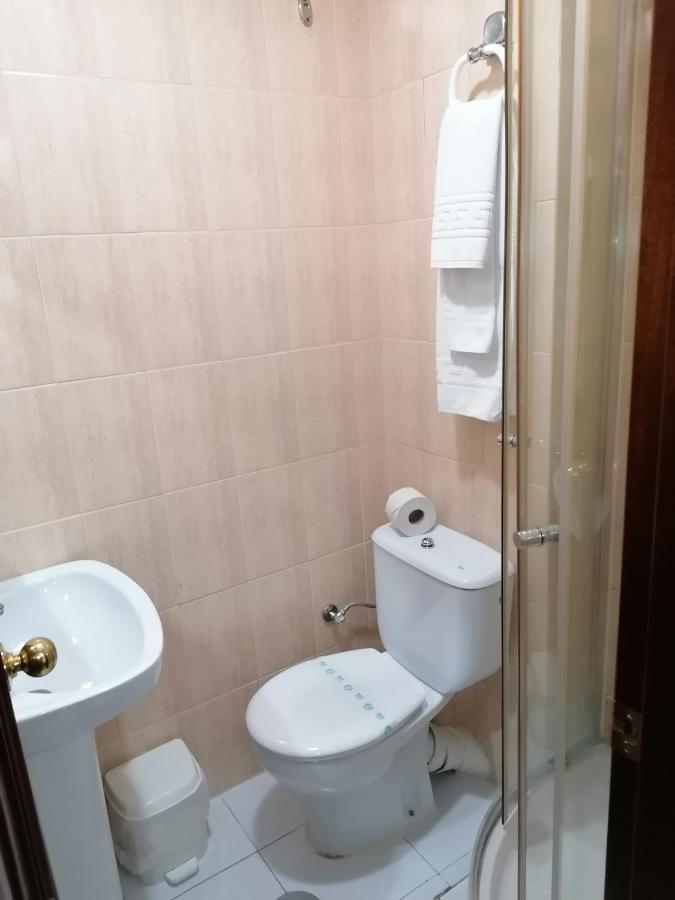 Single Room with Bathroom,1005993301:JPEG