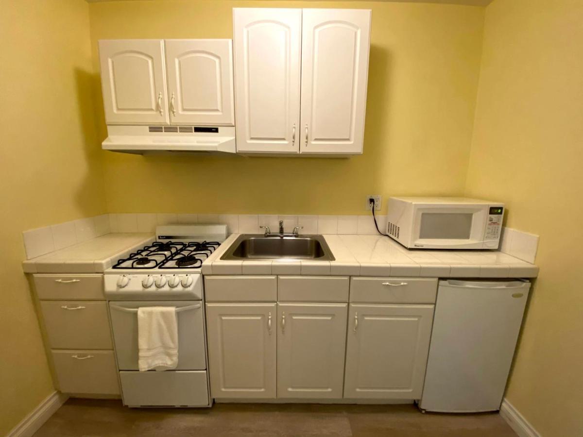 Chambre Exécutive avec 2 Lits Queen-Size et Cuisine