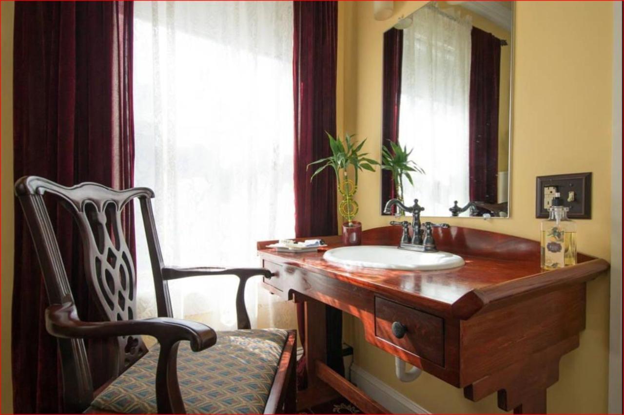 Suite mit Kingsize-Bett und Balkon