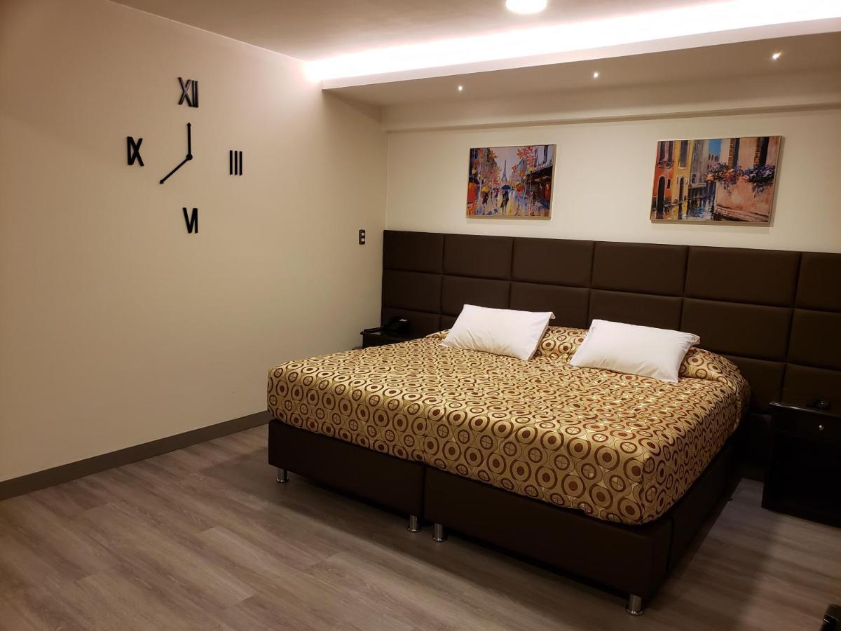 Executive Suite,1008110965:JPEG