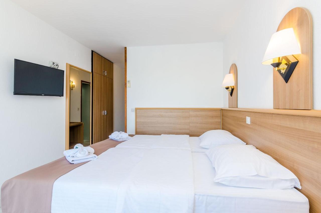 Kleines Zweibettzimmer