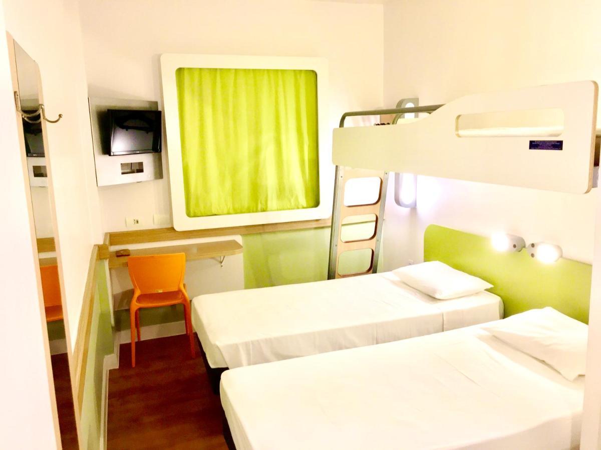 Apartamento com 3 Camas de Solteiro