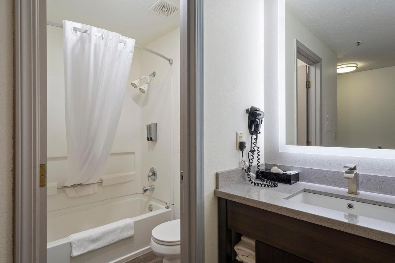 Queen Room with Two Queen Beds - No View