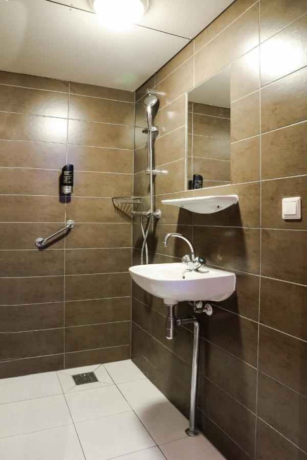 Chambre Lits Jumeaux avec Salle de Bains Privative