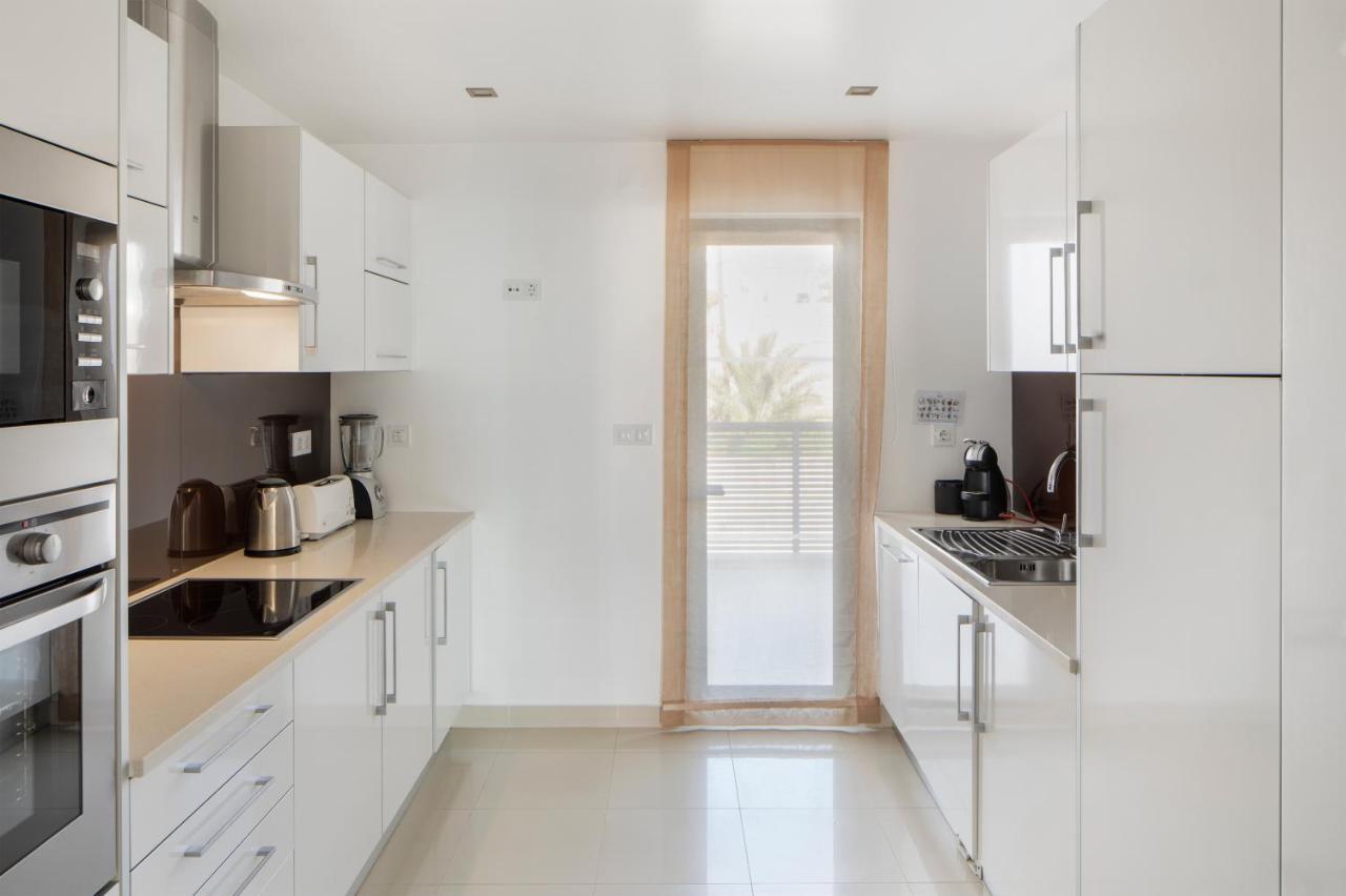 Apartamento Estándar de Tres Dormitorios con balcón