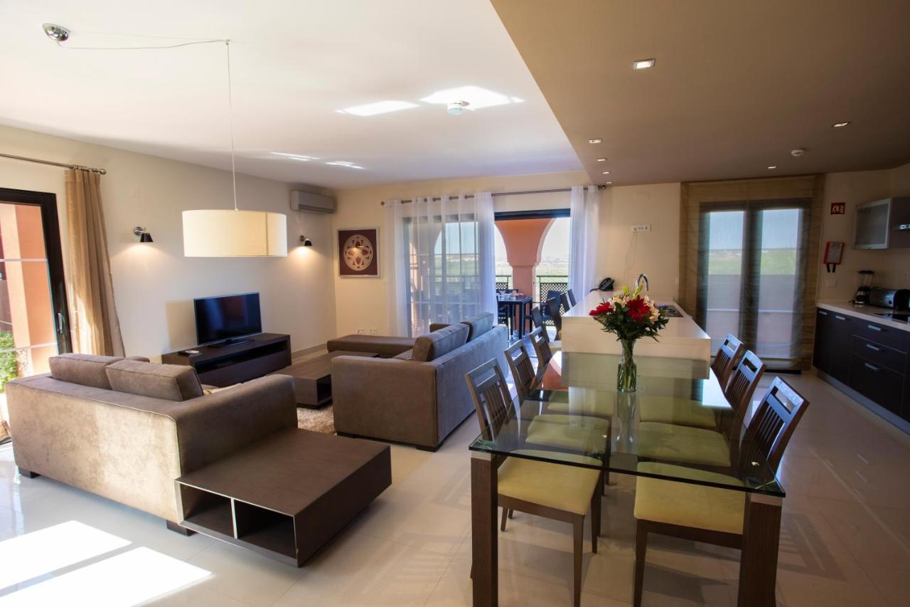Villa com 3 Quartos e Piscina Privada