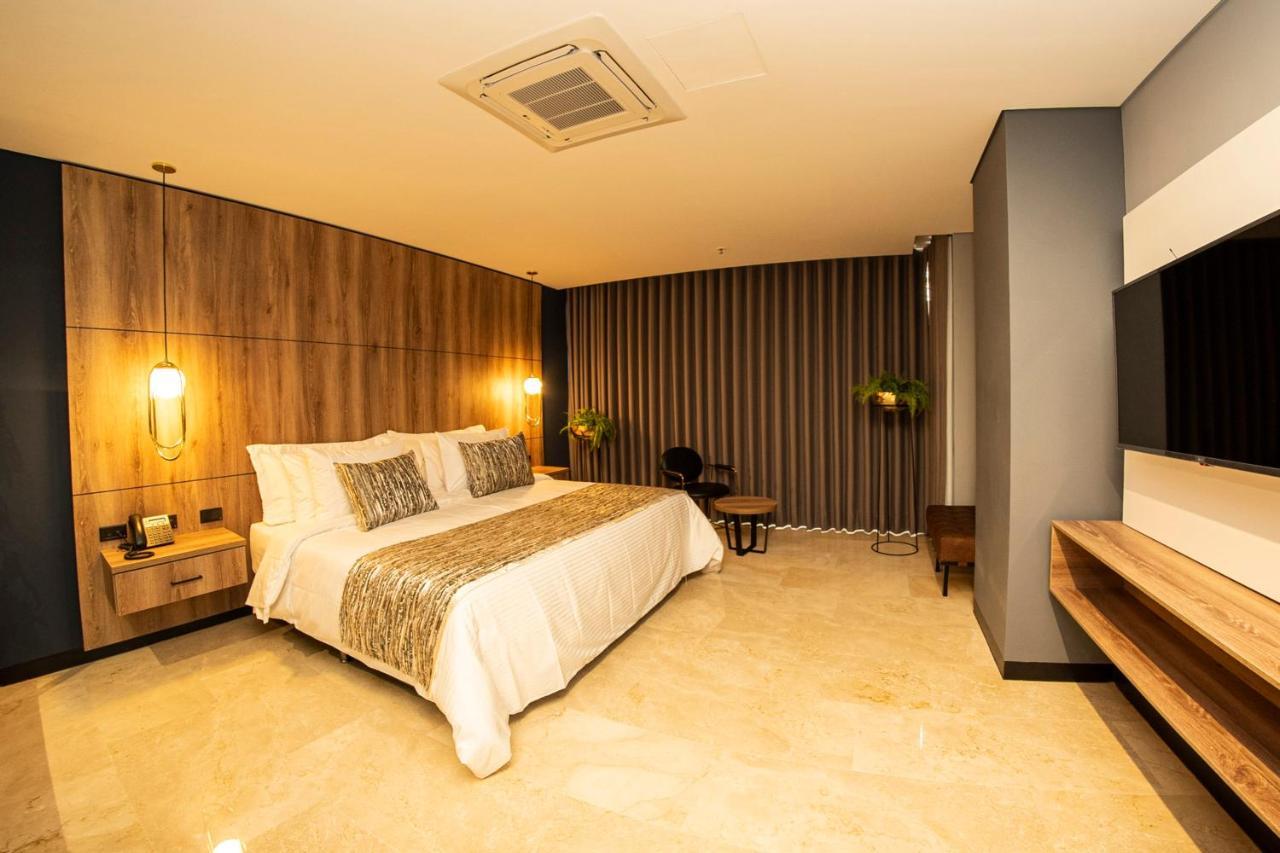 Deluxe Suite with Spa Bath