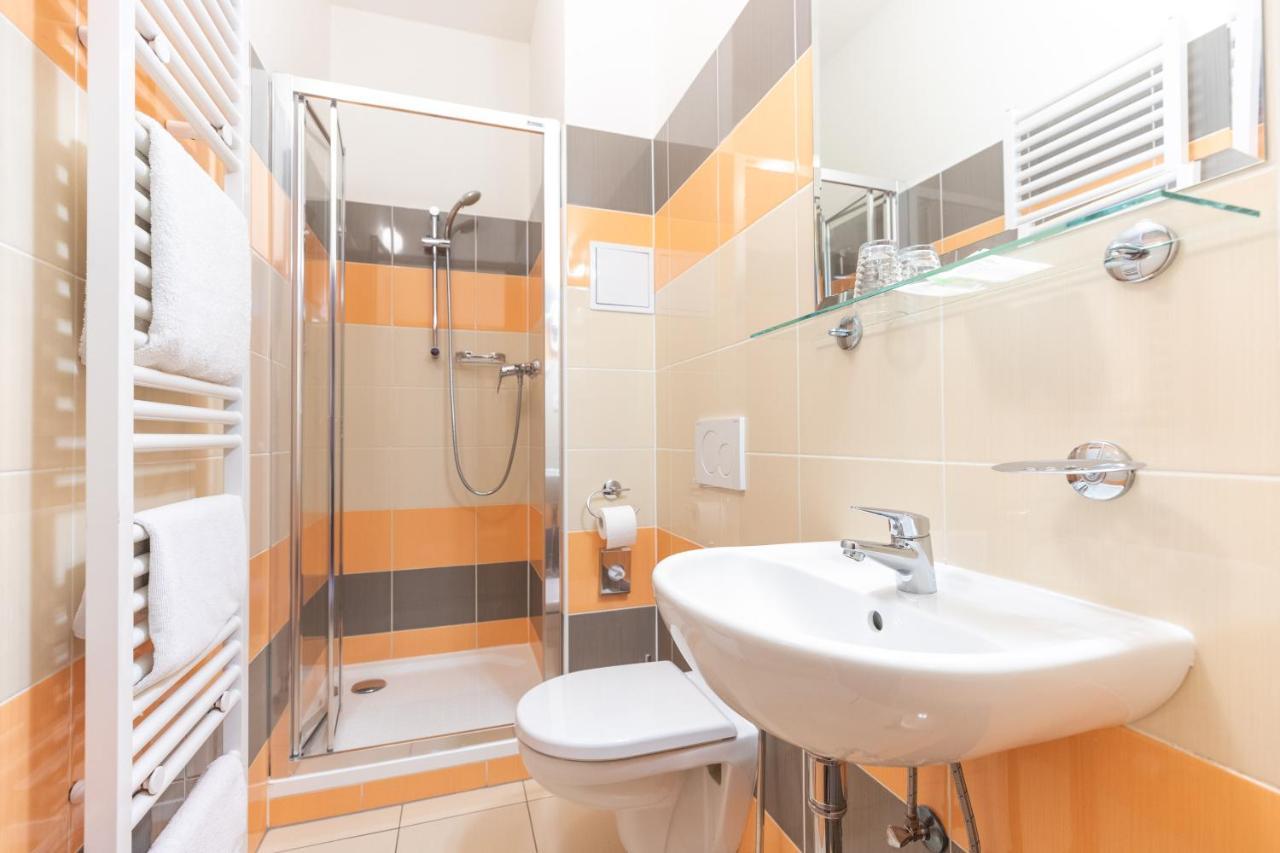 Camera Singola con Bagno Privato - Dependance