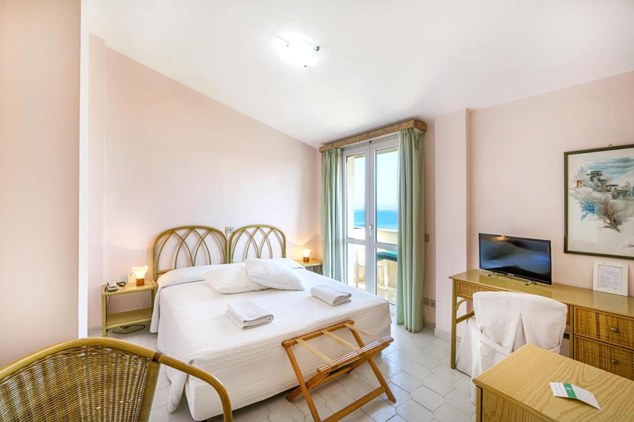 Double Room,112368780:JPEG