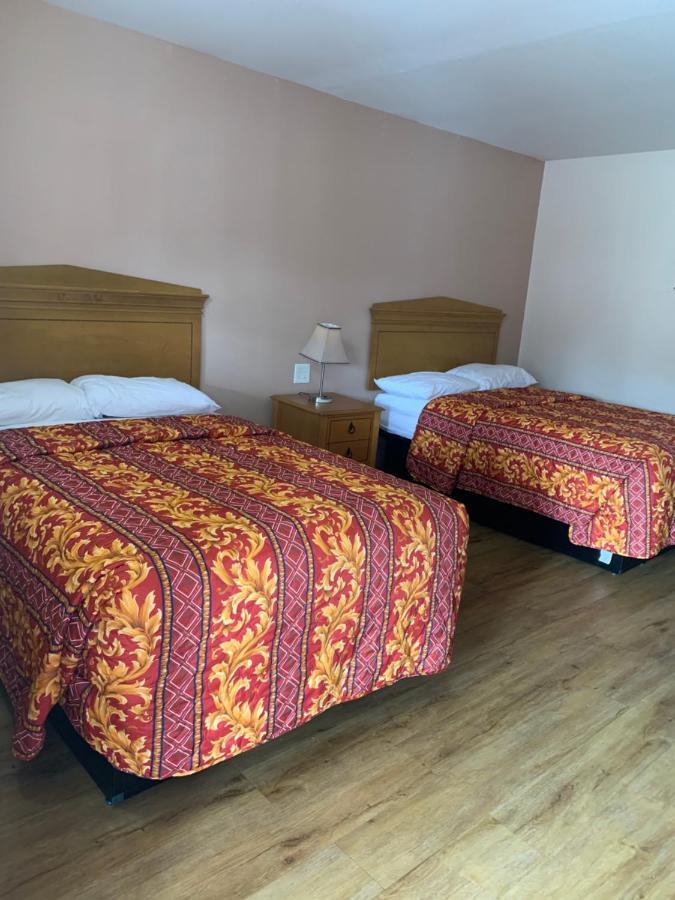 Double Room with Two Double Beds - Smoking