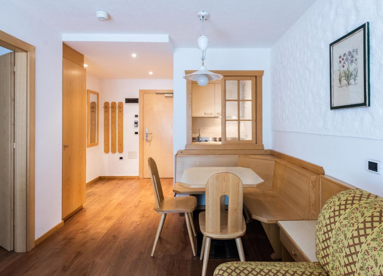 Economy One-Bedroom Apartment (4 People)