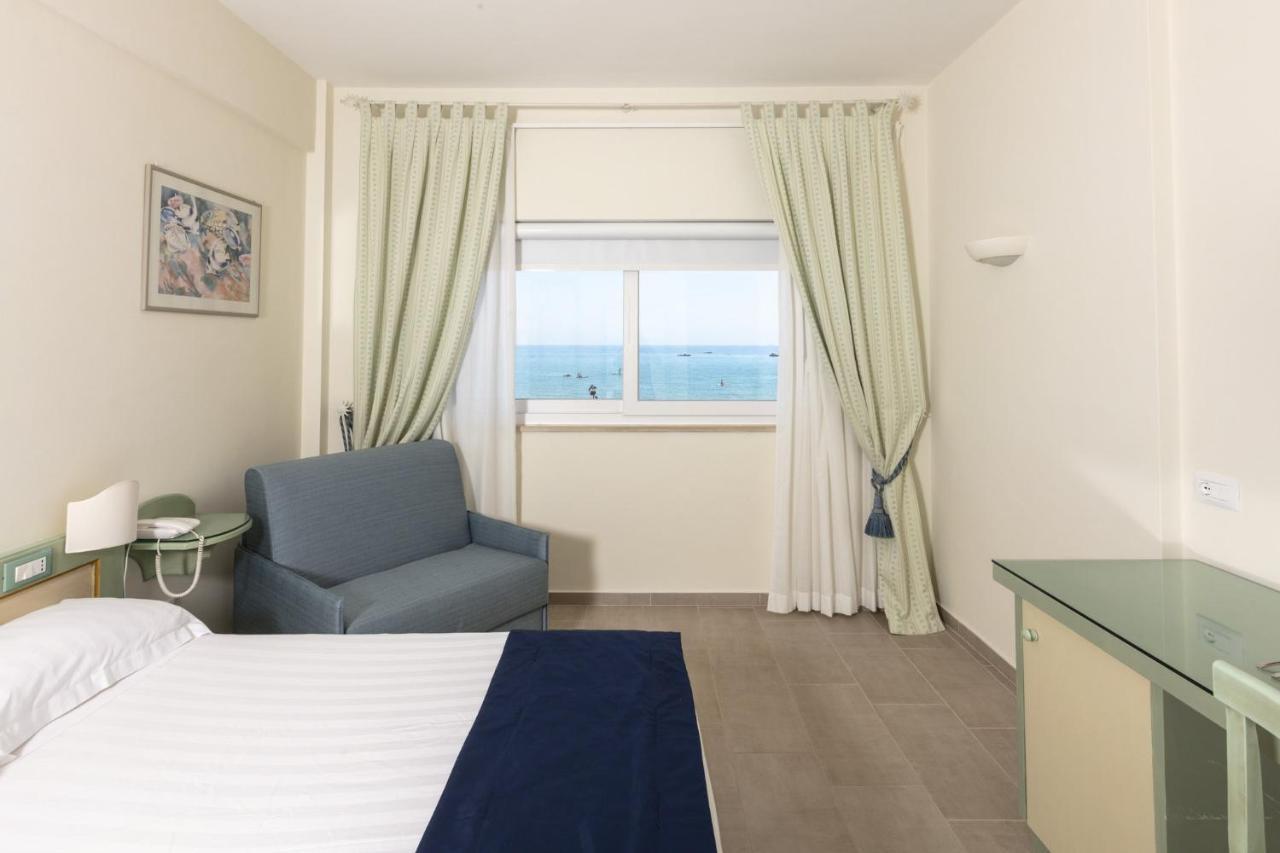 Double or Twin Room with Partial Sea View,1021000945:JPEG