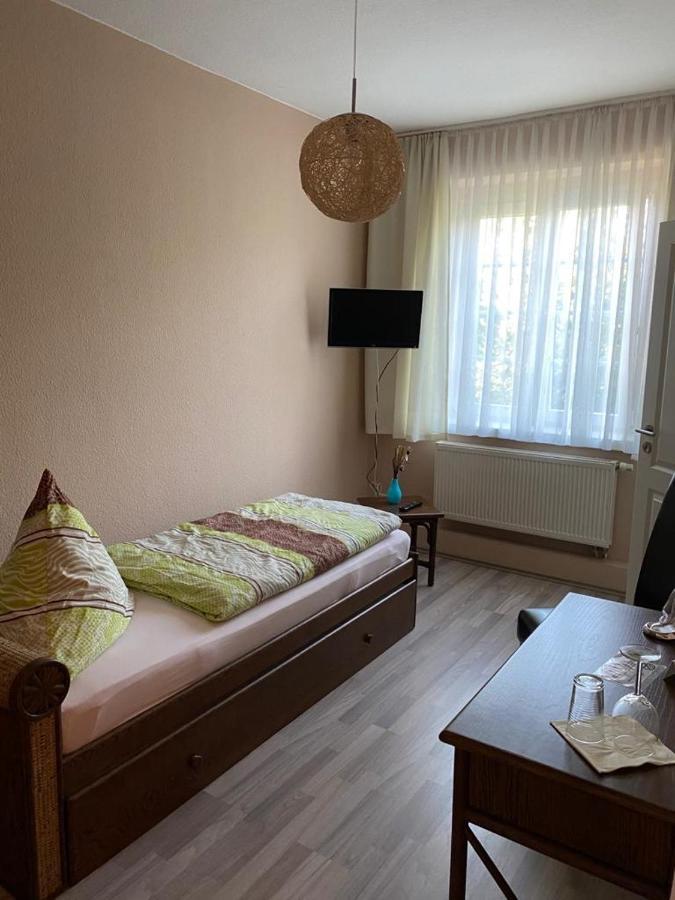 Einzelzimmer mit eigenem Bad