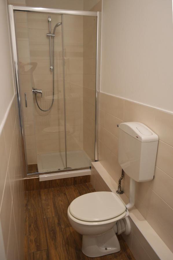 Camera Familiare con Bagno Privato
