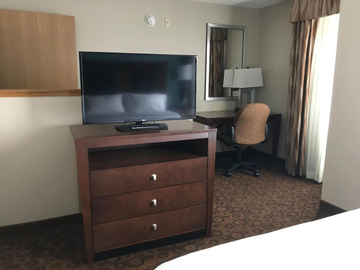 Executive Suite - Non-Smoking