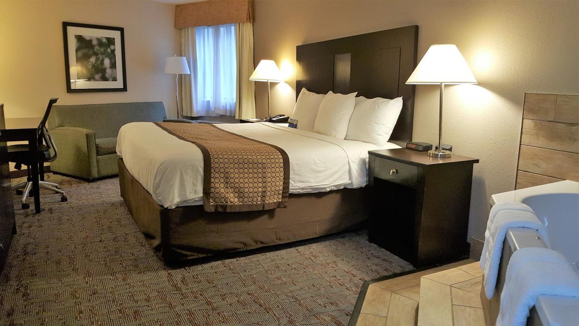 King Studio Suite with Jacuzzi - Non-Smoking