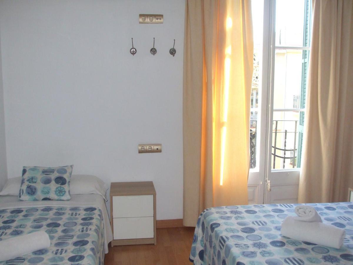 Quarto Triplo com Casa de Banho Privativa