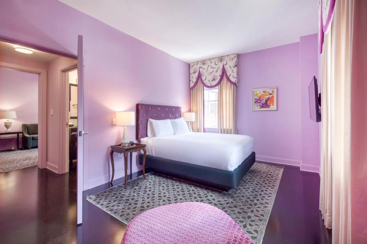 Deluxe Queen Suite