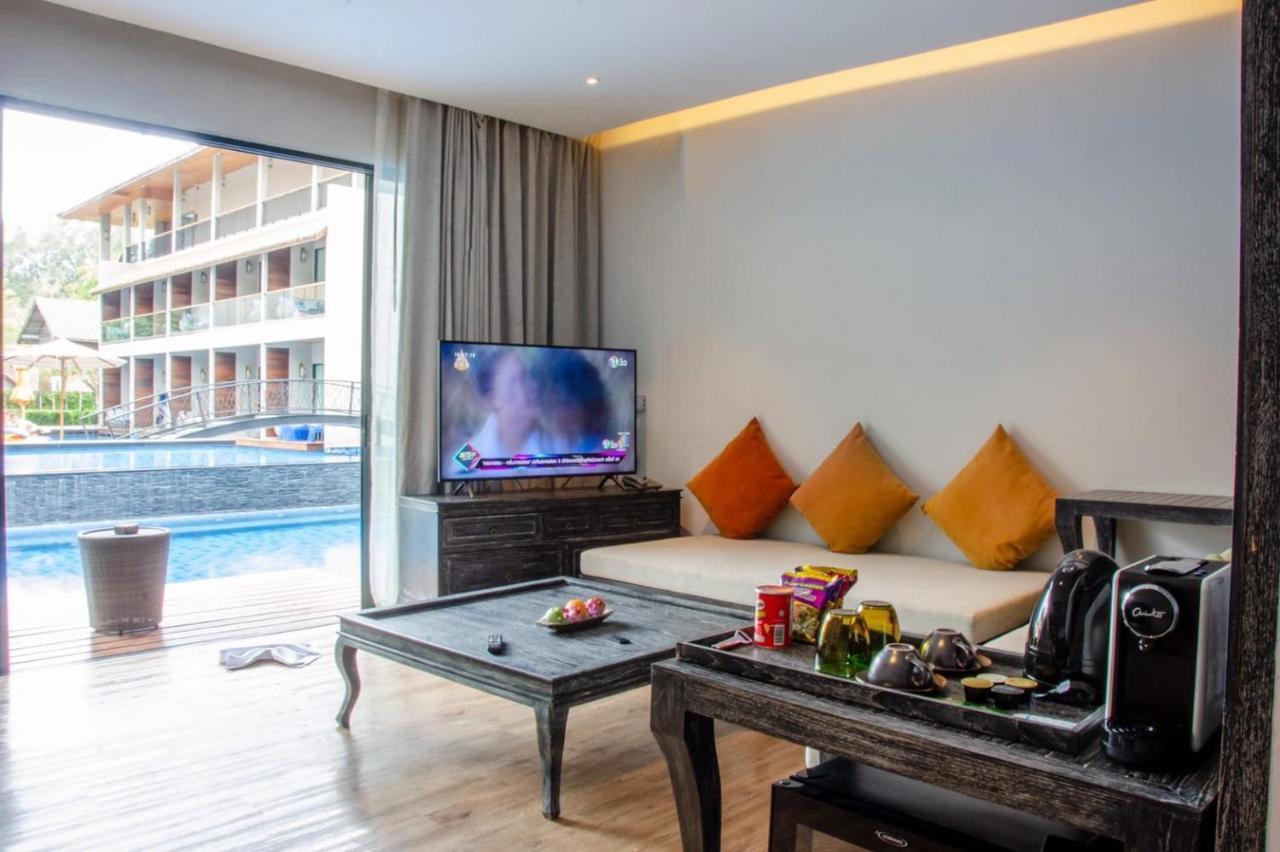 Family Suite Pool Access