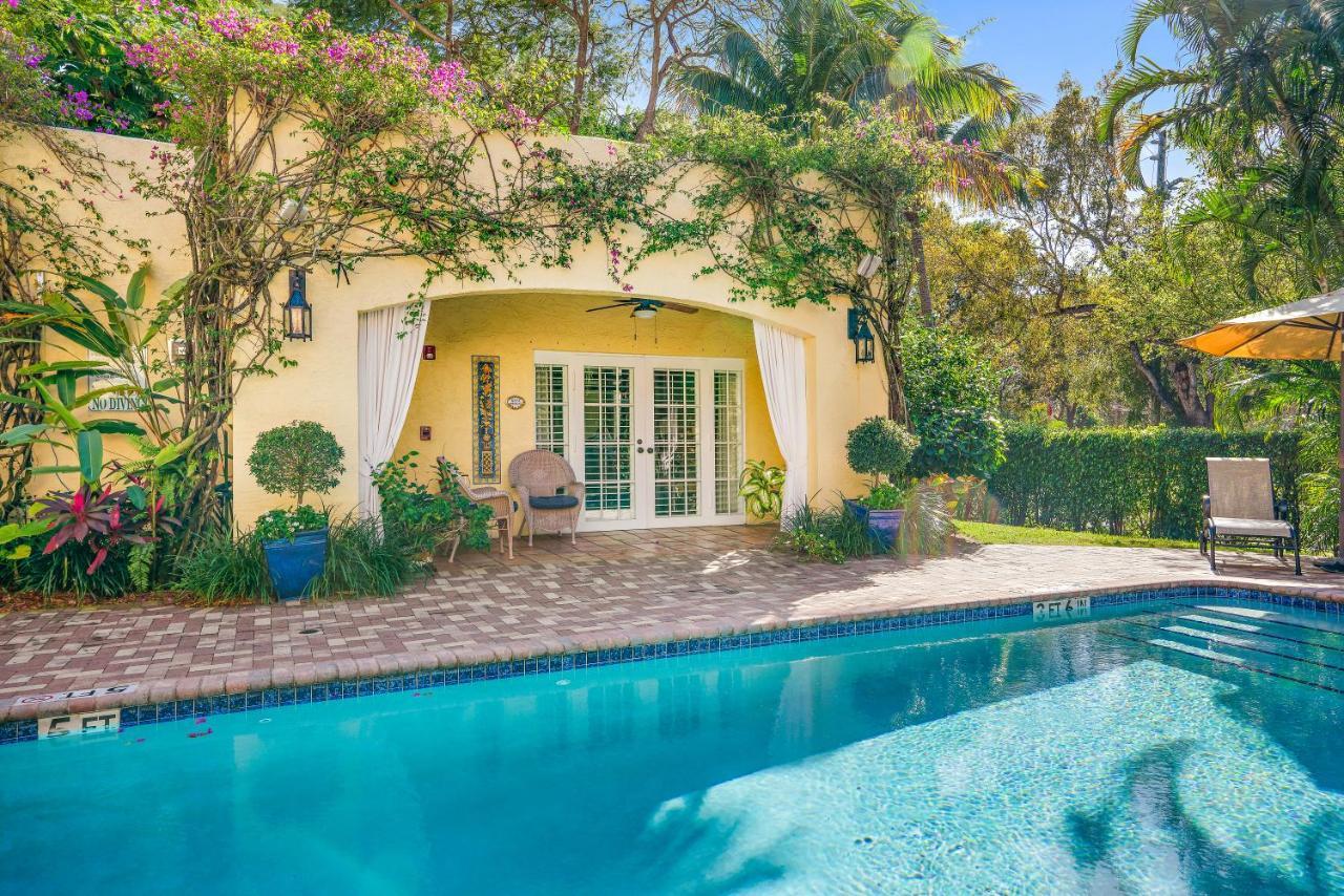 Queen Room with Pool View
