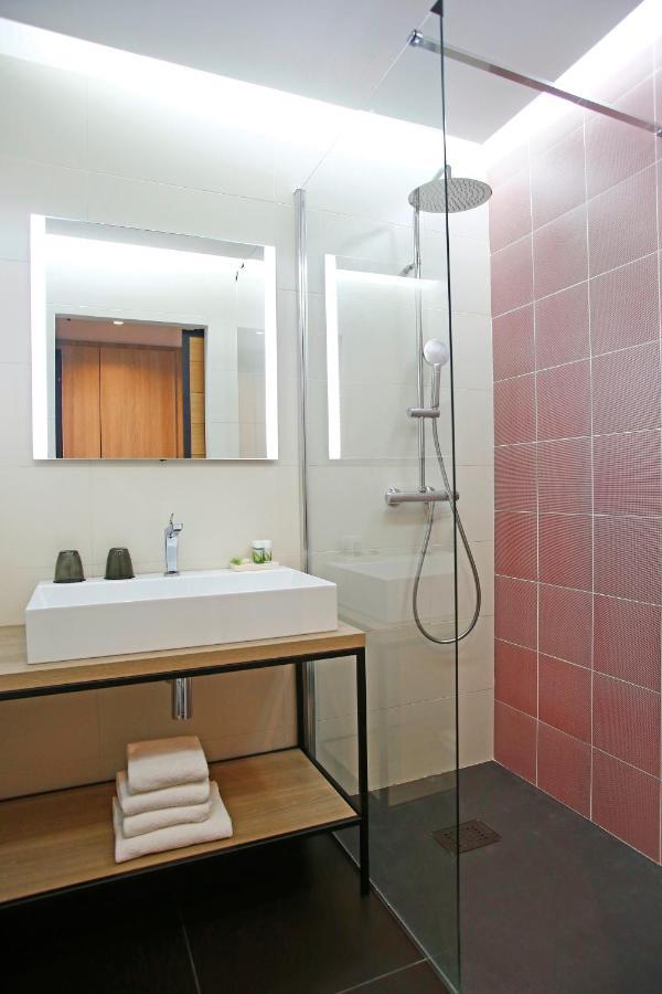 Superior Double Room with City View,1234885427:JPEG