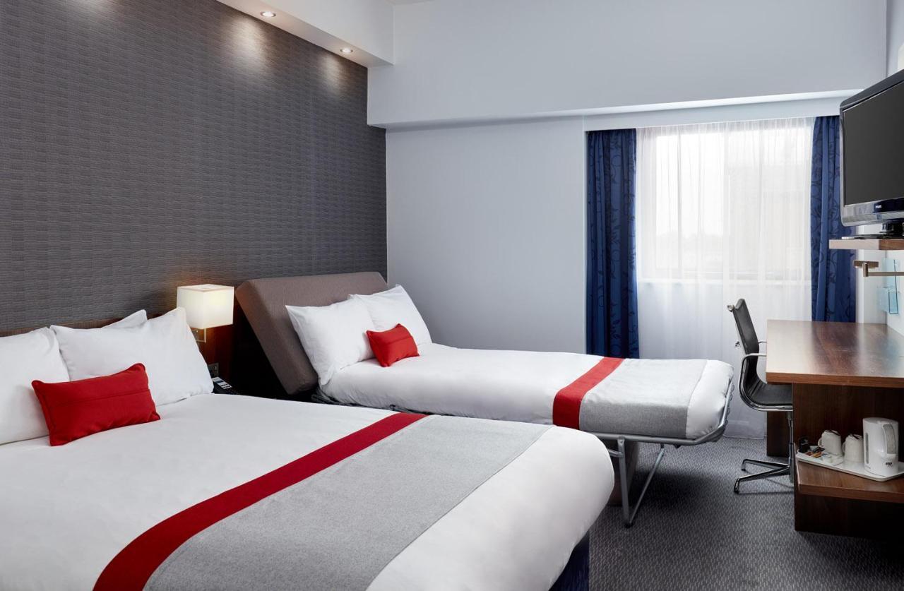 Chambre Double Standard avec Canapé-Lit et Petit-Déjeuner Chaud Gratuit
