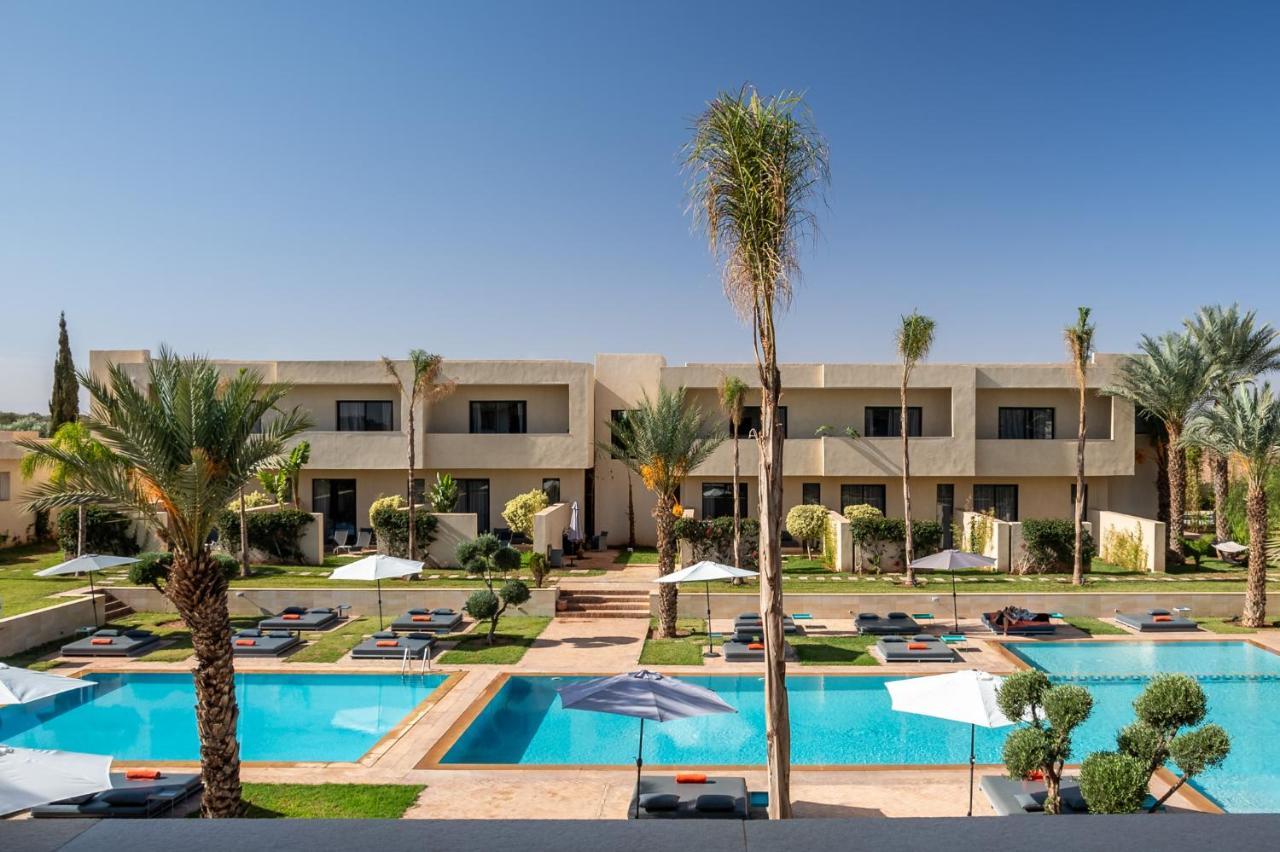 Suite avec Terrasse Privée - Vue sur Piscine