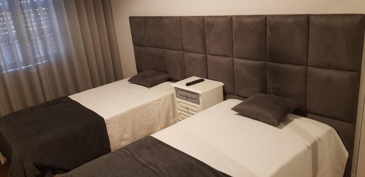 Quarto Twin com Casa de Banho