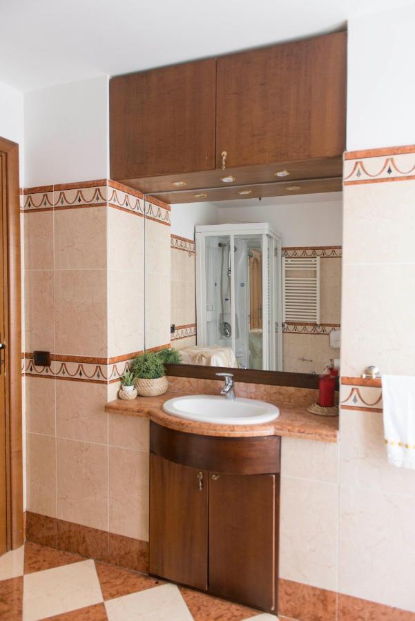 Camera Deluxe con Bagno in Comune