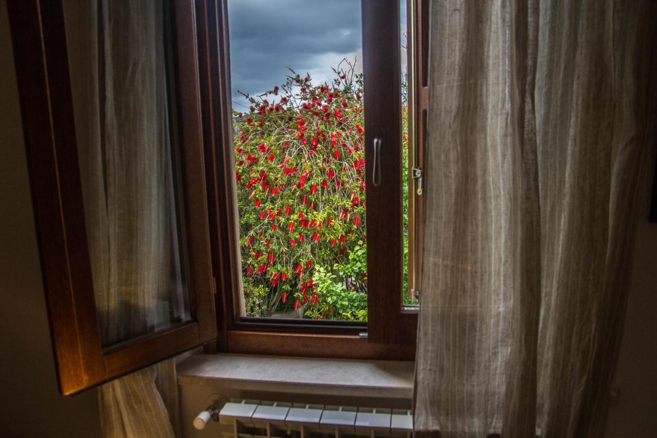 Zweibettzimmer mit eigenem Bad außerhalb des Zimmers