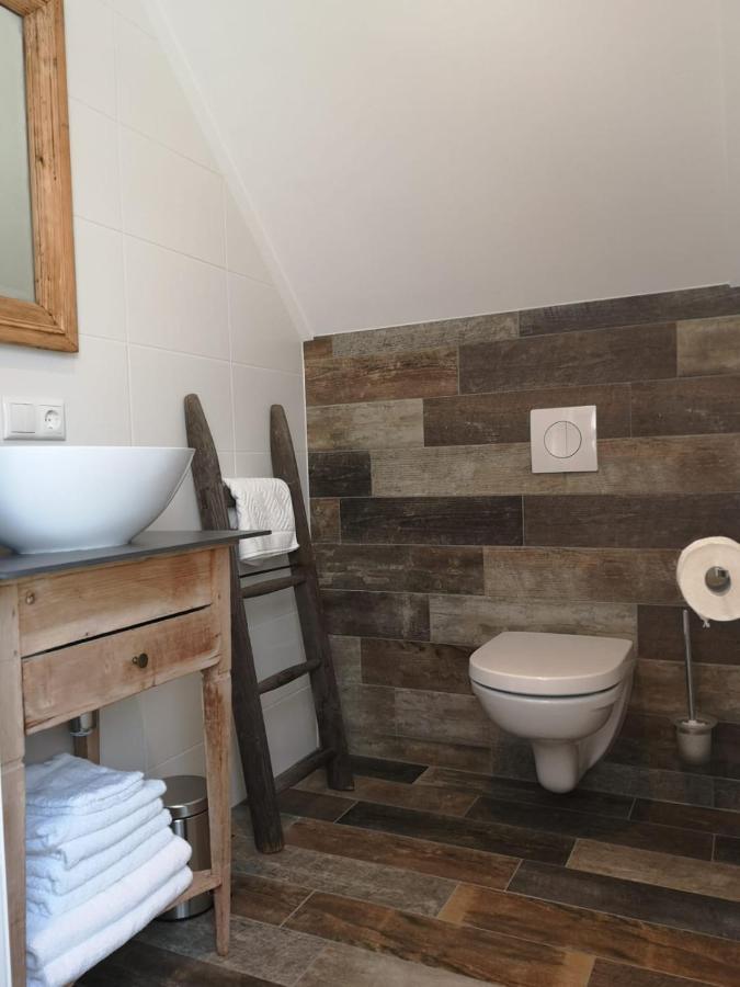 Tweepersoonskamer met 1 of 2 Bedden en Eigen Externe Badkamer