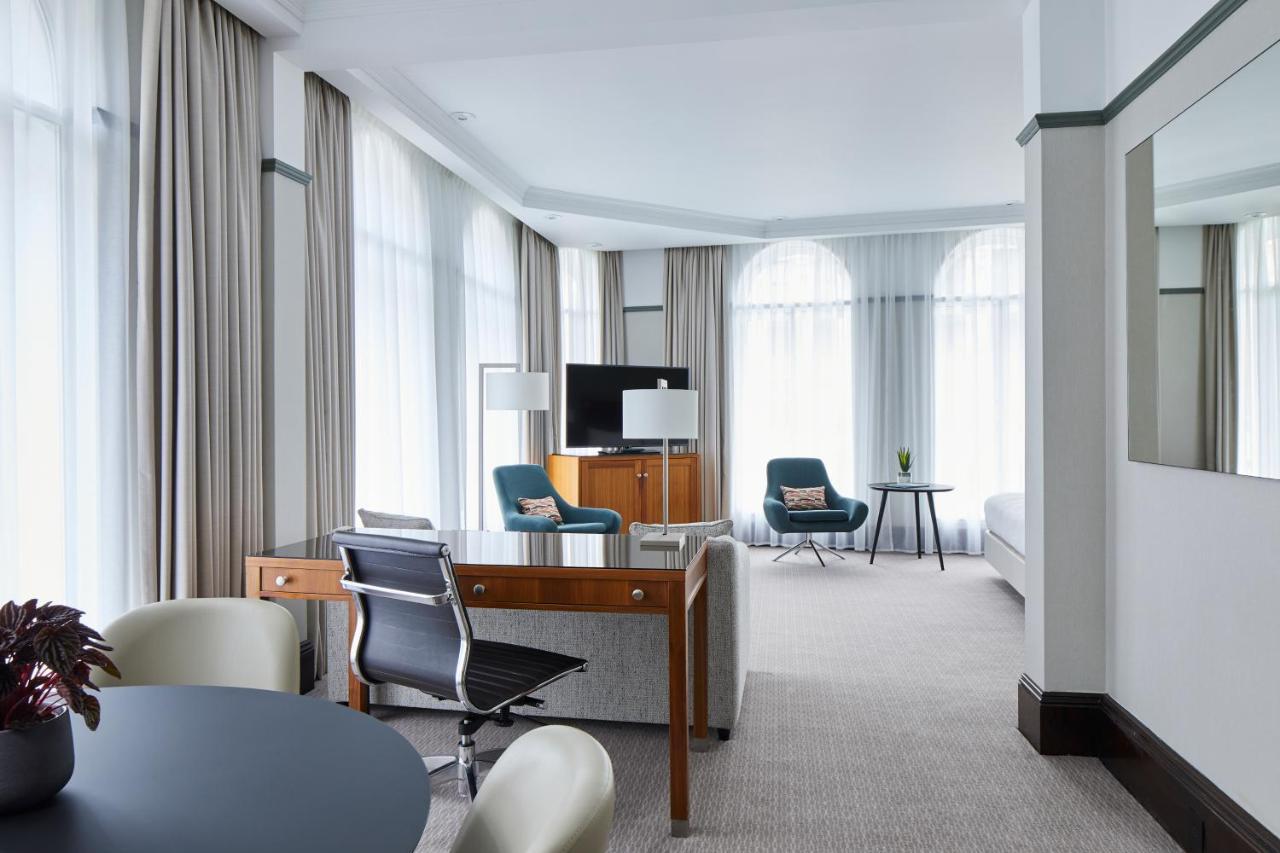 Suite Junior con vistas a la ciudad y acceso al salón executive