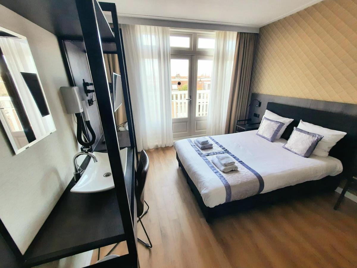 Chambre Double/Lits Jumeaux avec Salle de Bains Commune