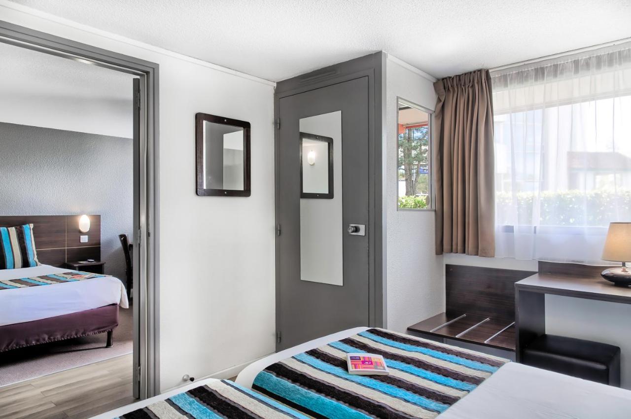 Family Queen Room with Two Single Beds,1498587778:JPEG