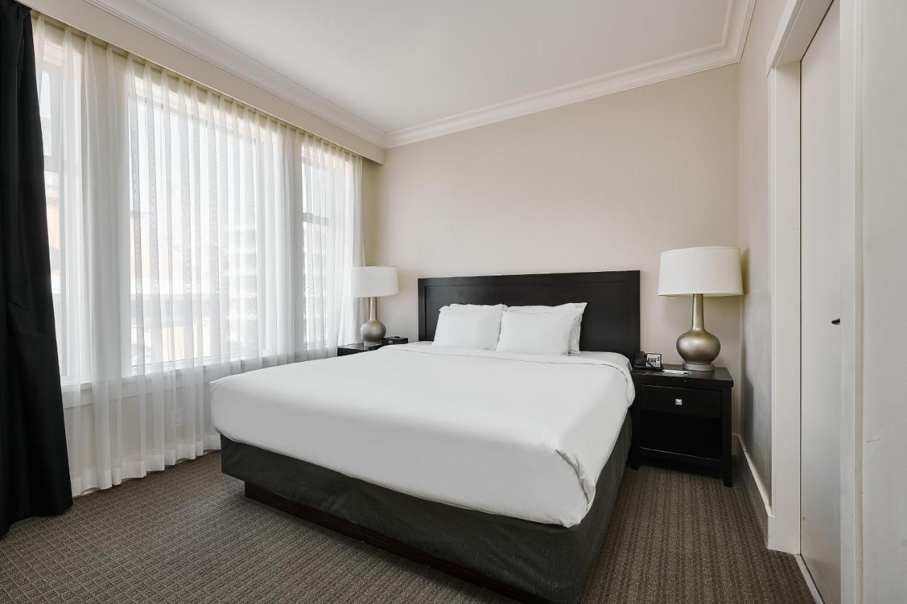 Superior Junior King Suite
