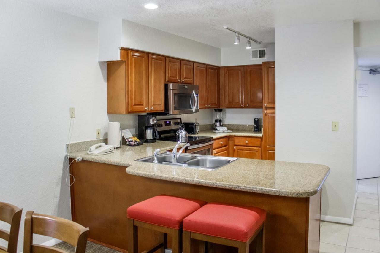 Two-Bedroom Suite - Hearing Access,1040143720:JPEG