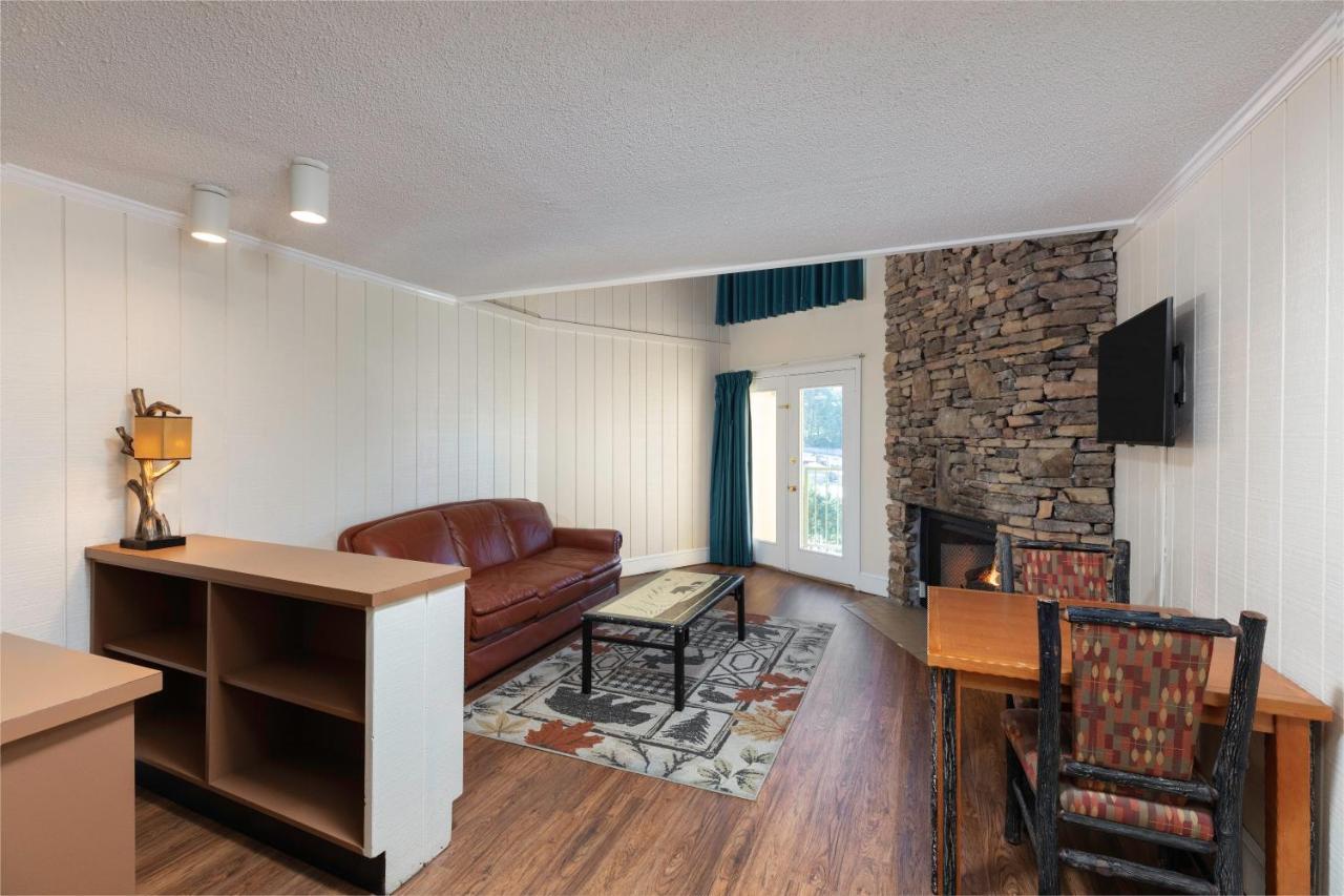 River View Signature King Loft