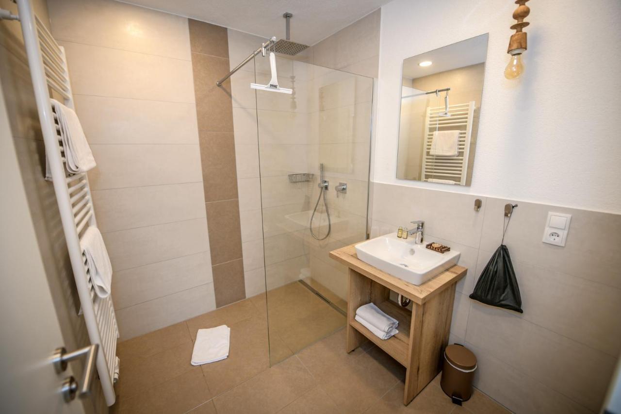 Doppelzimmer mit Balkon