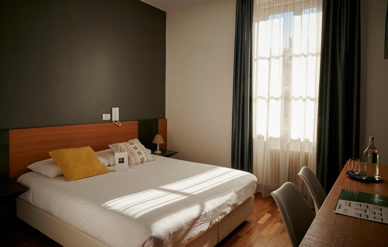 Double or Twin Room with Private Bathroom,642412947:JPEG