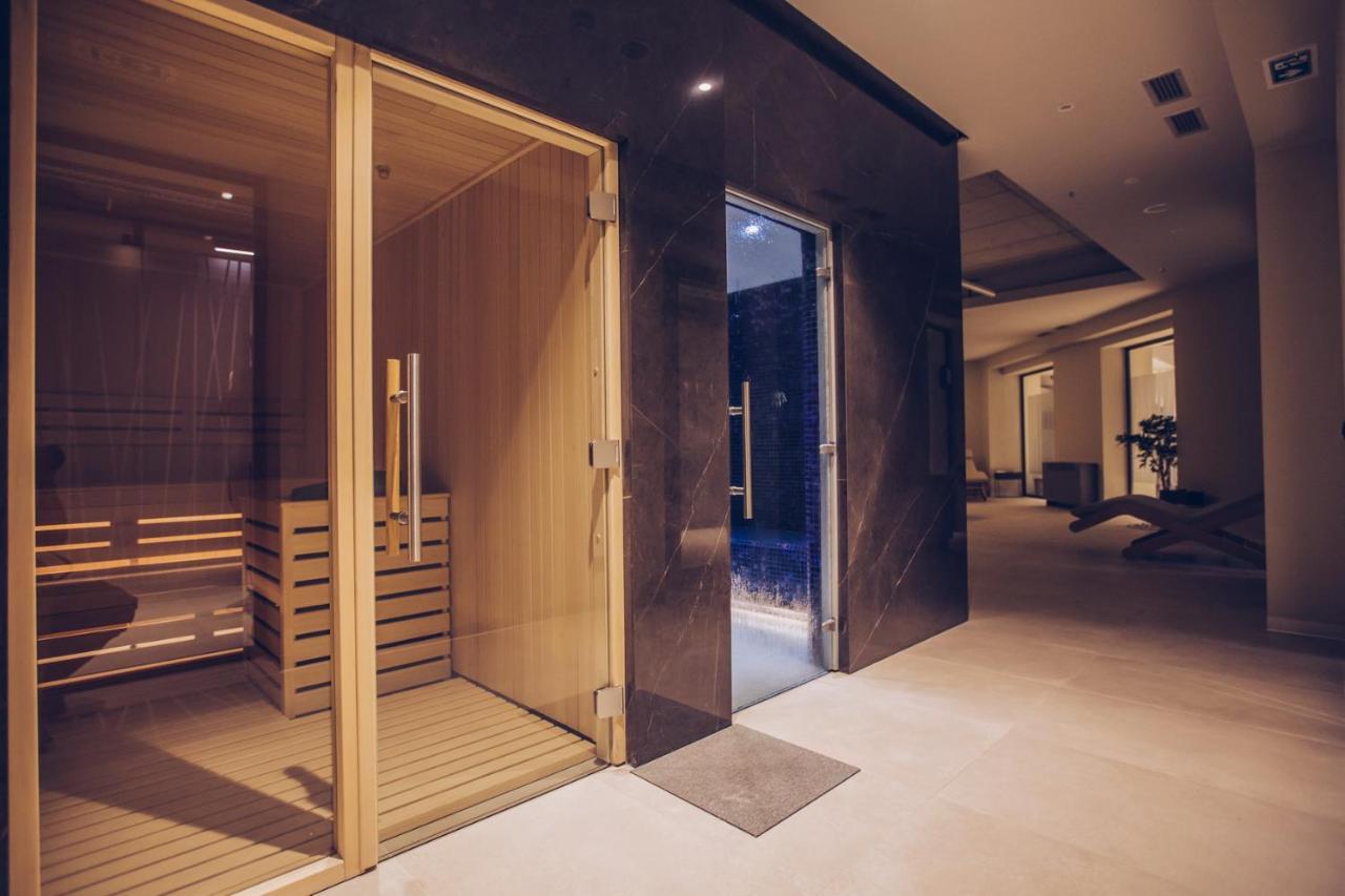 Standard Queen Room with Free Wellness