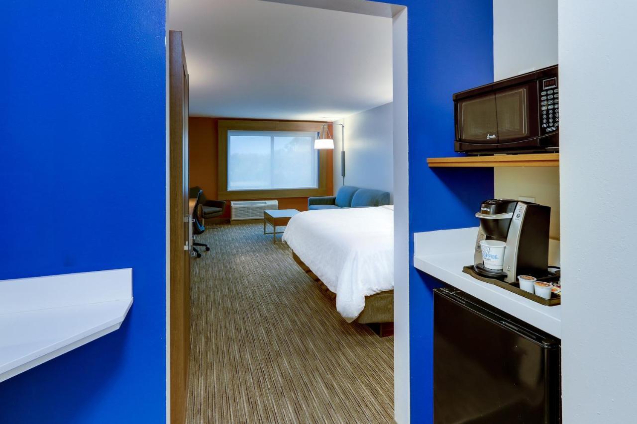 King Suite - Hearing Accessible/Non-Smoking
