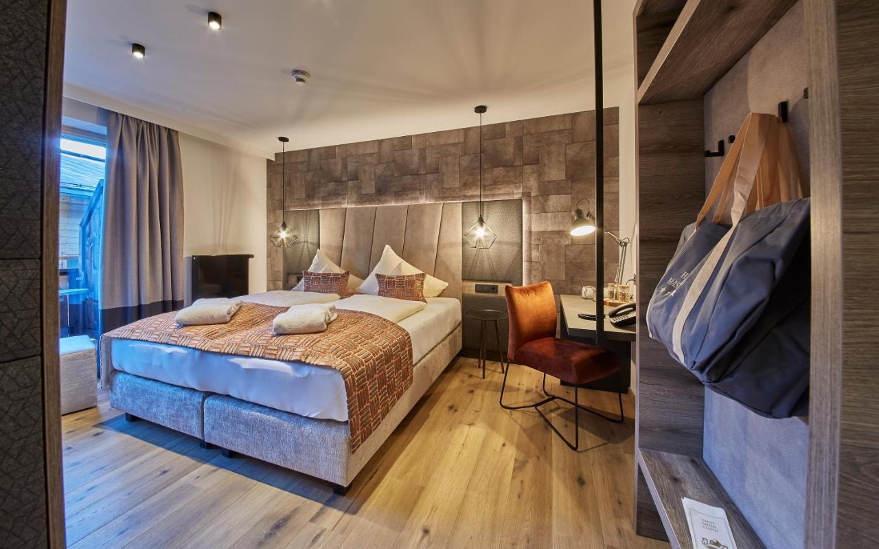 Doppelzimmer mit Balkon