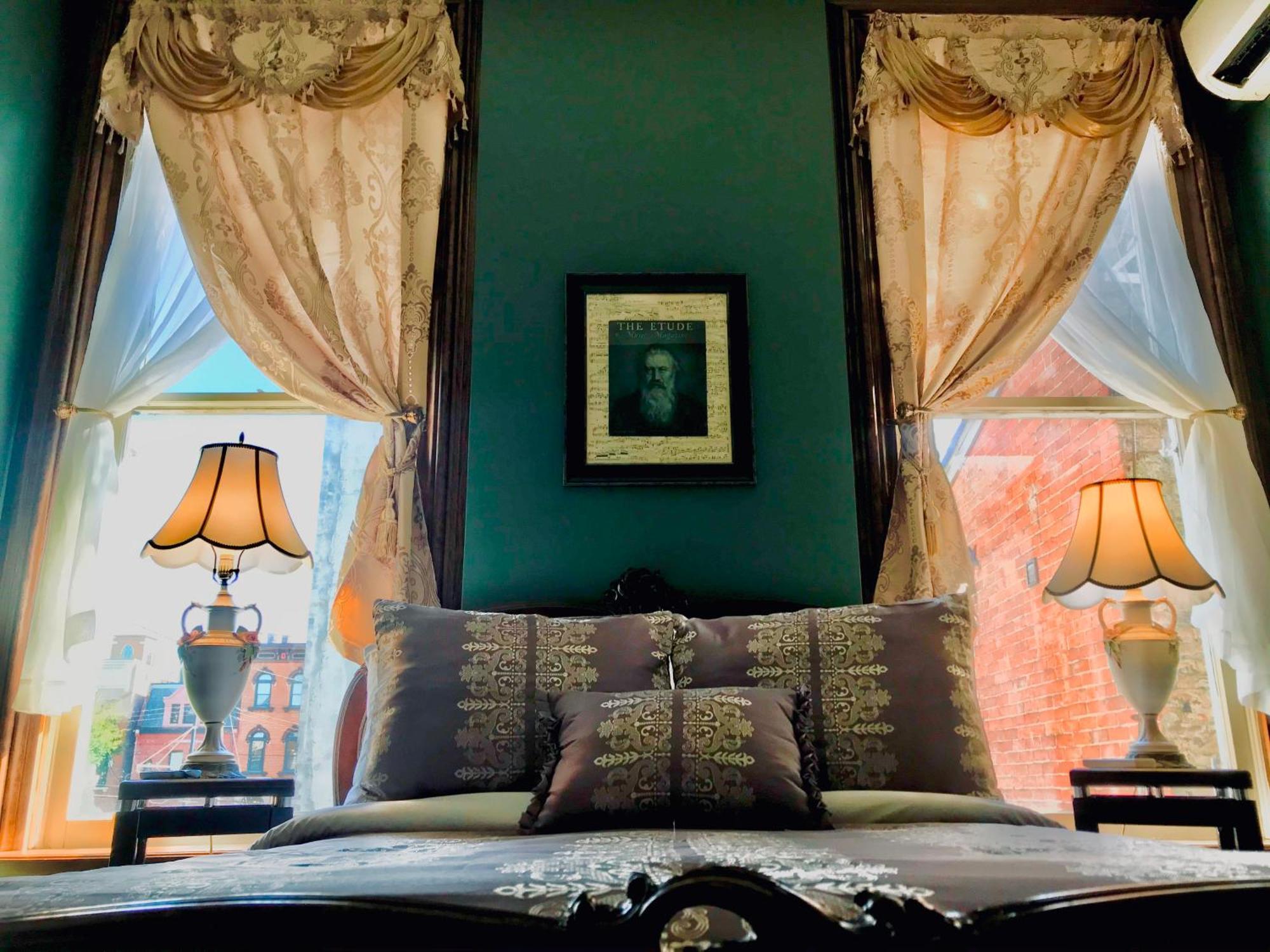 Standard Double Suite