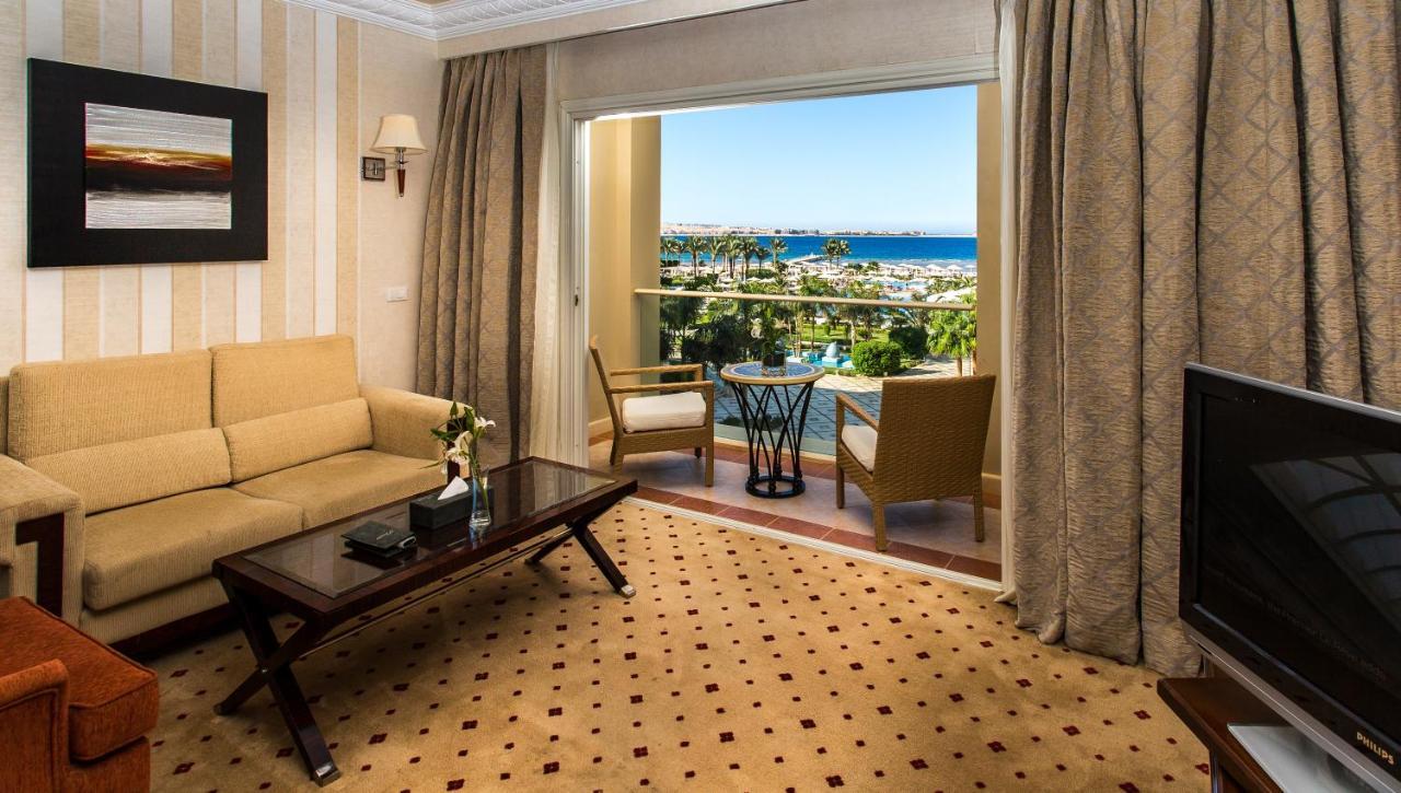 Suite met Bubbelbad en Uitzicht op Zee en Zwembad - met VIP-arrangement