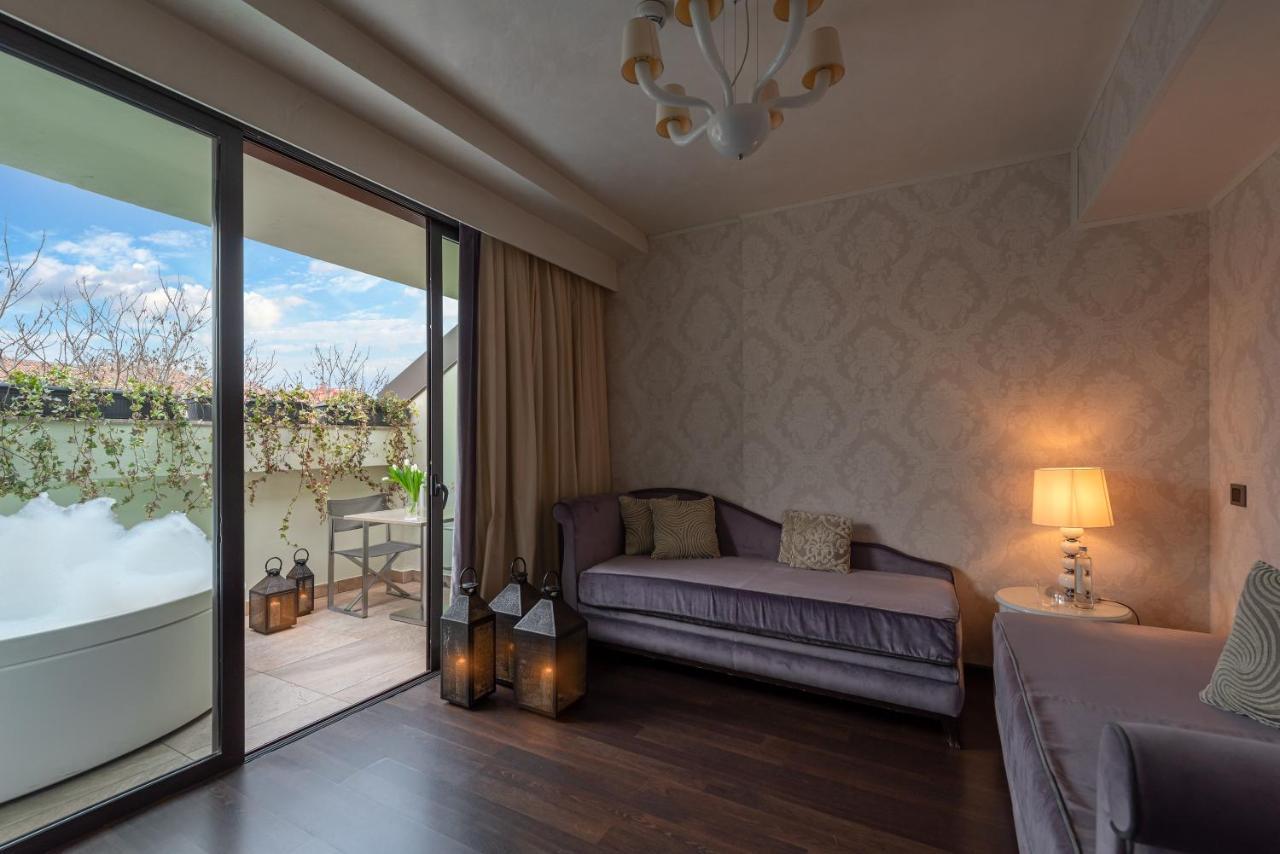 Suite mit Terrasse und Whirlpool
