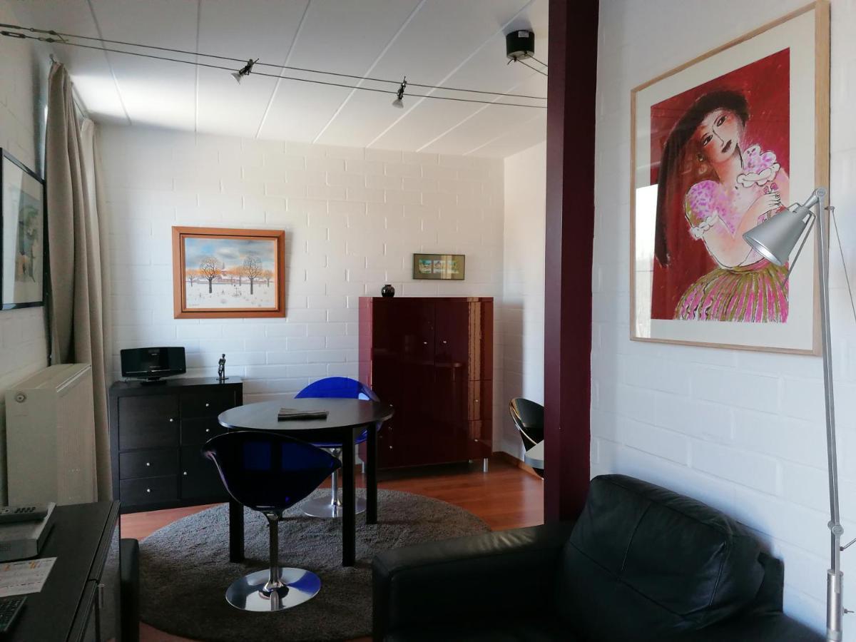 Studio (2 Adults)